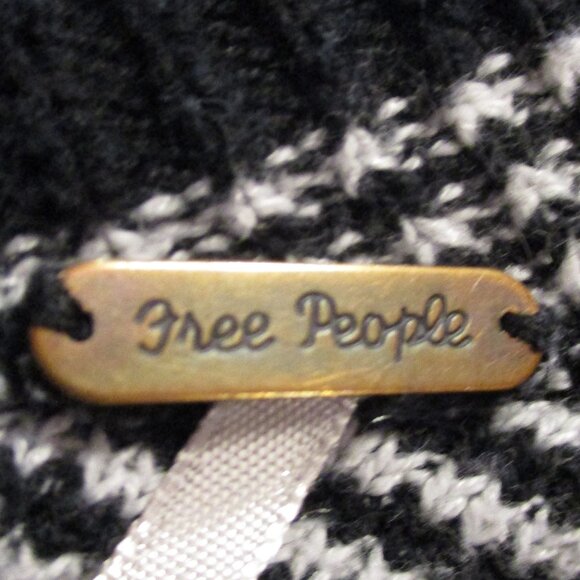 Free People Woman Small Petite Black White Striped Warm Long Sleeve Sweater - Picture 5 of 7